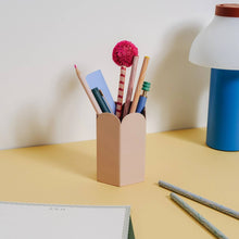 Load image into Gallery viewer, Scallop Edge Pen Pot: Pink
