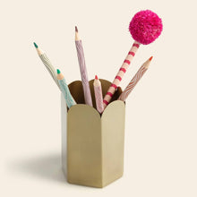 Load image into Gallery viewer, Scallop Edge Pen Pot: Pink
