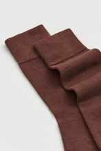 Load image into Gallery viewer, Earth Brown Bamboo Socks: Earth Brown / Small (UK 4-8)
