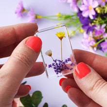 Load image into Gallery viewer, The Flower Market Yellow And White Flower In Resin
