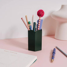 Load image into Gallery viewer, Scallop Edge Pen Pot: Pink
