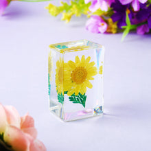 Load image into Gallery viewer, The Flower Market Large Yellow Daisy In Resin Ornament
