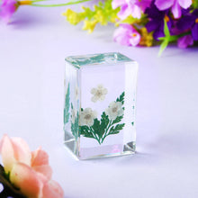 Load image into Gallery viewer, The Flower Market 3 White Flowers In Resin Ornament
