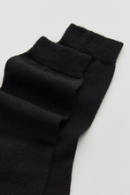 Load image into Gallery viewer, True Black Merino Socks: Medium (UK 8-10)
