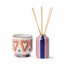 Load image into Gallery viewer, Hearts Ceramic Diffuser - Rosewood Vanilla
